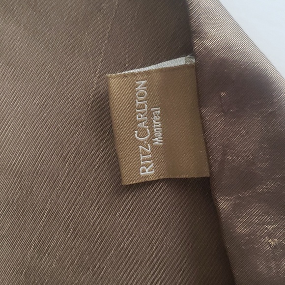 The Ritz Carlton Laundry Bag - Picture 3 of 6